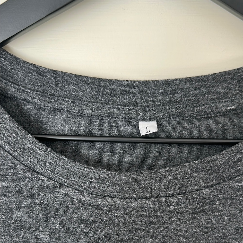 NWOT Dark Gray 'Believe' Graphic T-Shirt - Picture 2 of 3